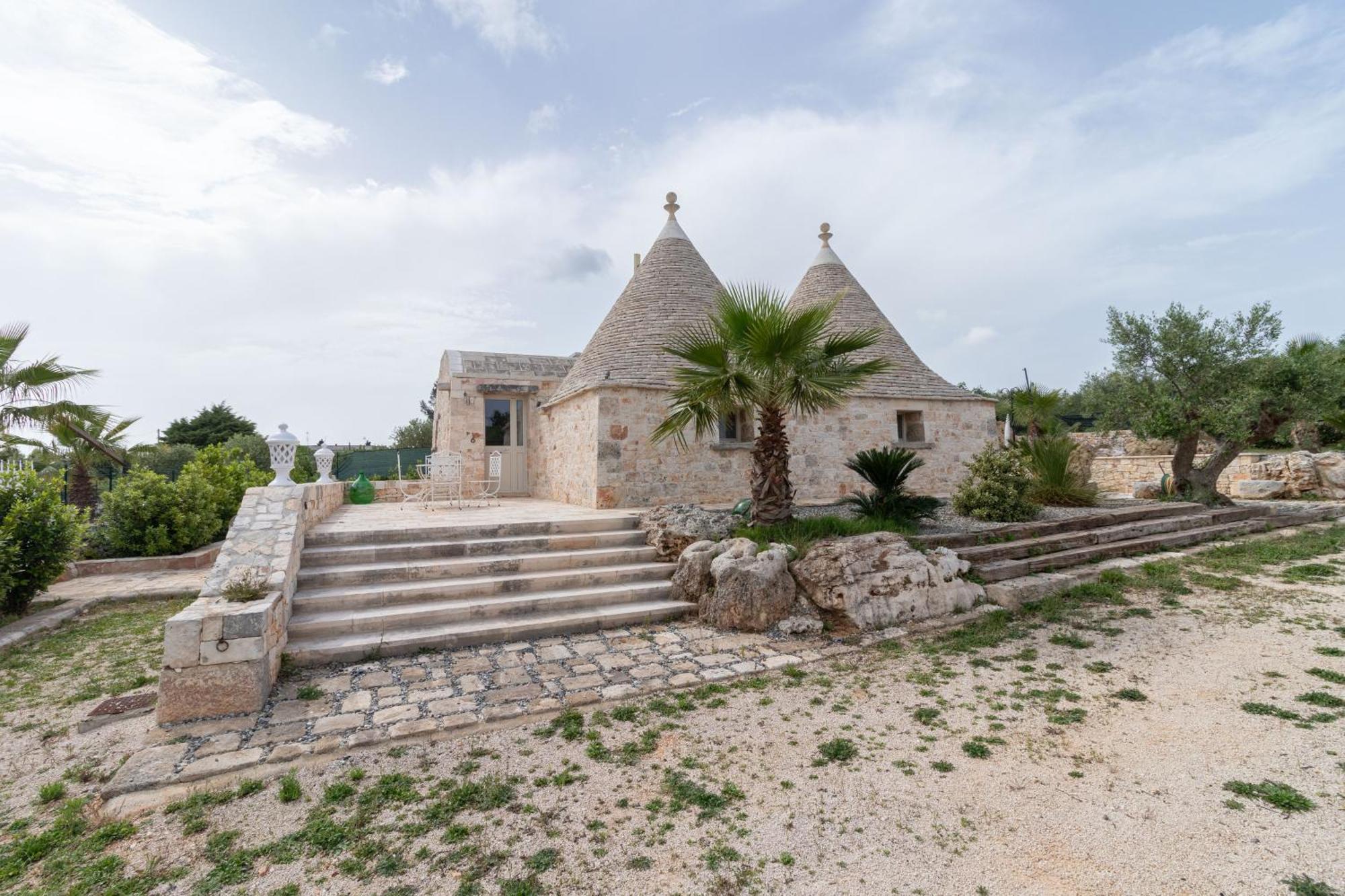 فيلا بوتينيانوفي Trulli San Pietro المظهر الخارجي الصورة